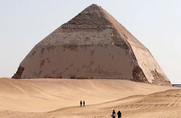 Tour to Pyramids, Sakkara & Dahshur