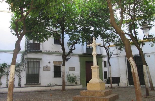 Private tour through the old Jewish neighbourhood.