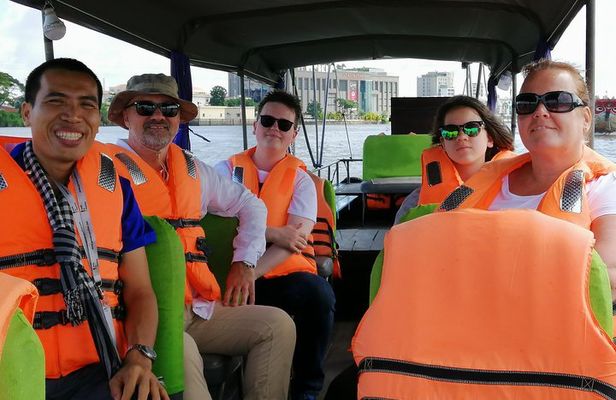 Explore Cai Rang Floating market & Mekong River 1 day