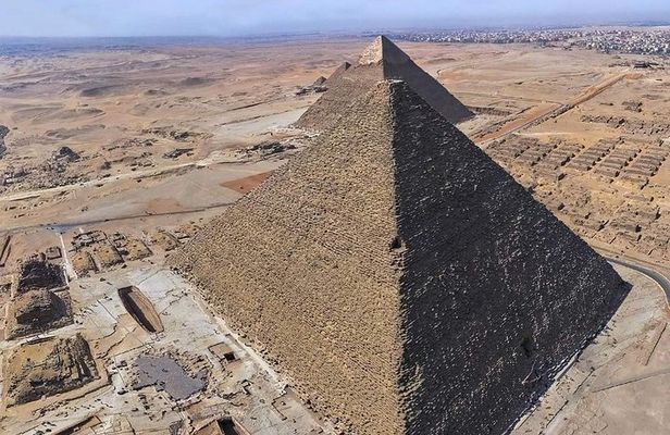 Private Tour: Pyramids of Giza & Sphinx & Pyramid of Khufu Entry