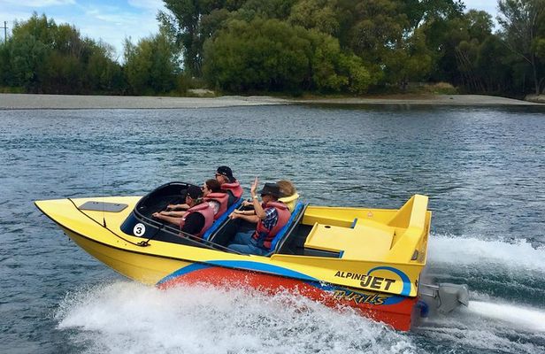 Lyttelton Shore Excursion: Christchurch Sightseeing with Jet Boating