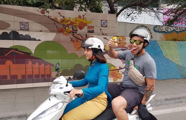 Hanoi Night Lights and Street Food Tour