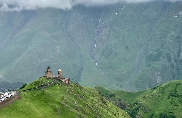 Kazbegi Day Trip (Jinvali, Ananuri, Gudauri, Gergeti church)