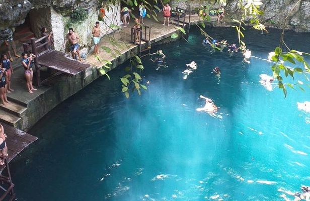 Chichen Itza with Cenote and Valladolid