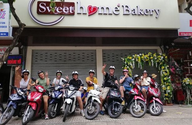 Morning City Tour With Scooters