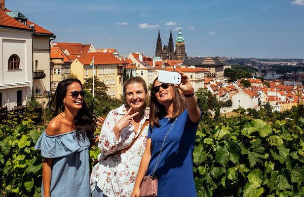 The History of Prague: Prague Castle & Castle District Private Tour