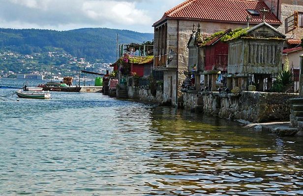 Excursion to Rias Baixas with Winery - Optional mussel boat