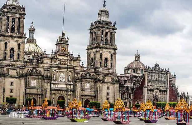 Combo 2 days. Day1: Mexico City Tour & Pyramids. Day2: Xochimilco & Frida Kahlo 