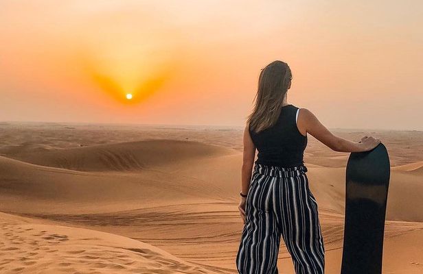 Dubai Evening Desert Safari: 4x4 Pickup + BBQ + Shows