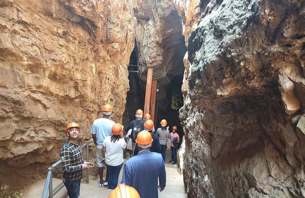 Cradle of Human Kind Tour and Lesedi Cultural Village Day Tour 