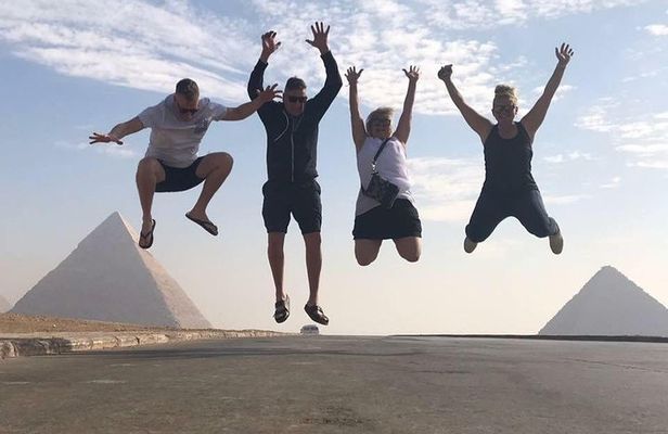 Private Tour To Giza Pyramids,The Egyptian Museum, Citadel & Khan El-Khalili