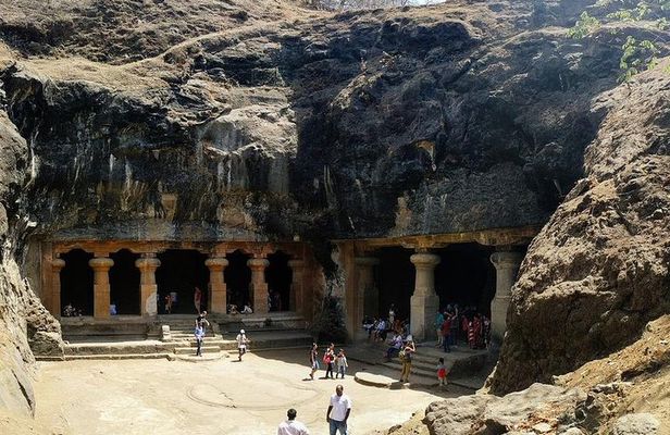 All-Inclusive Private Mumbai Highlights & Elephanta Caves Tour