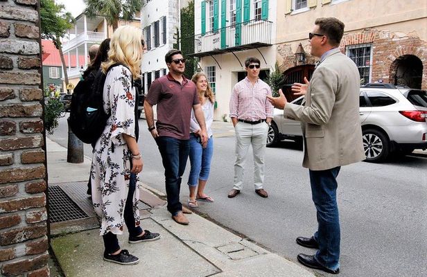 Charleston Historical Walking Tour: Pirates, Patriots, and More