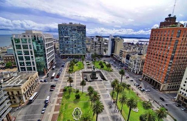 Montevideo private city tour with dinner included and tango show