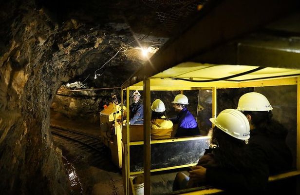 Vancouver family tour Squamish with Porteau Cove and Britannia Mine Private