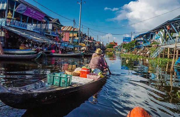 Explore The Kampong Pluk Floating Village