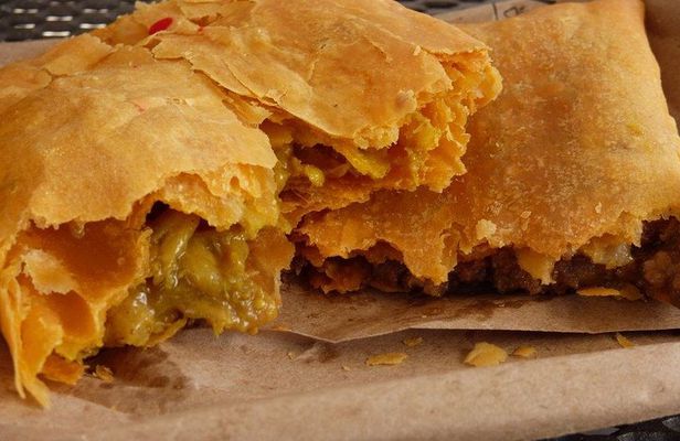 Cayman's Classic Food Tasting & Cultural Experience