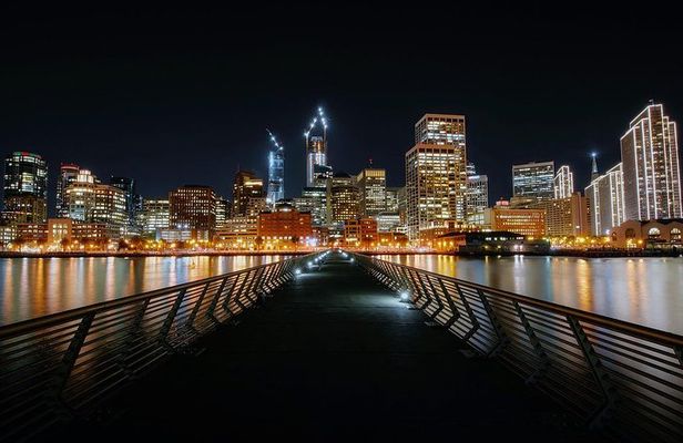 Ultimate Night Tour of San Francisco with Sightseeing Shuttle