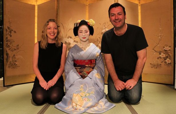 Mesmerizing Dinner with Maiko & Geisha