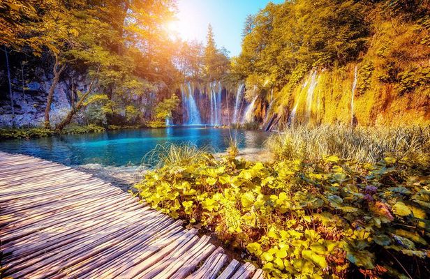 Private Tour to Plitvice Lakes from Zadar with Drop off in Zagreb