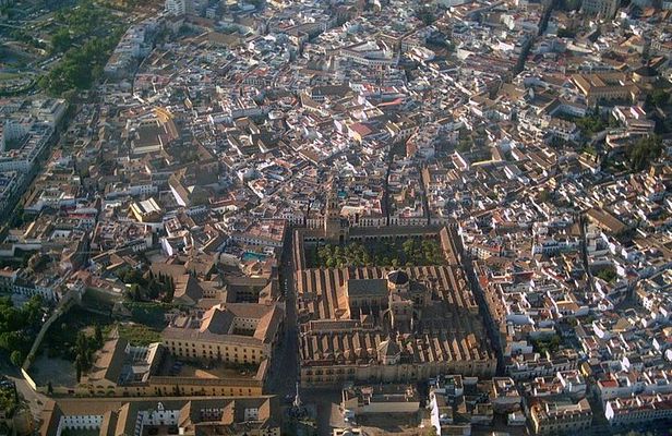 Private 3-hour Walking Tour of Cordoba with official tour guide