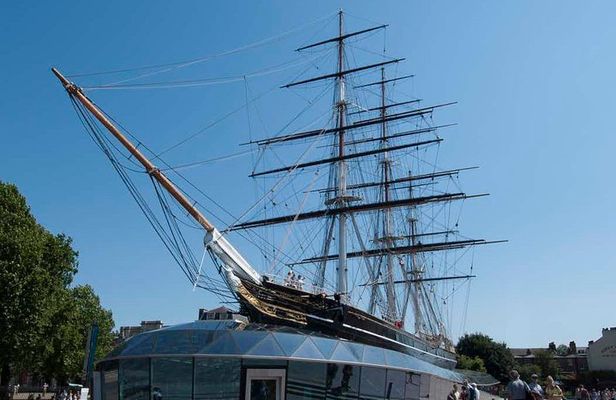 Combi Ticket: Westminster Walking Tour, River Cruise & Cutty Sark Entry