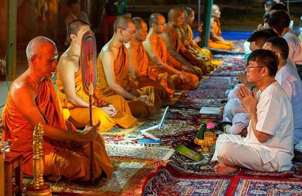15 Days - Golden Triangle Tour with Buddhist Circuit