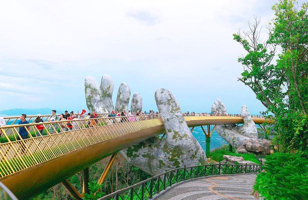 Private option Ba Na Hill Golden Bridgde Tour with Buffet Lunch
