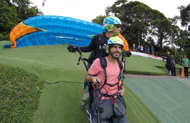 Paragliding Flight Experience In Rio De Janeiro