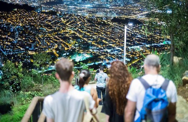 Discover a secret place with locals (Comuna 8)