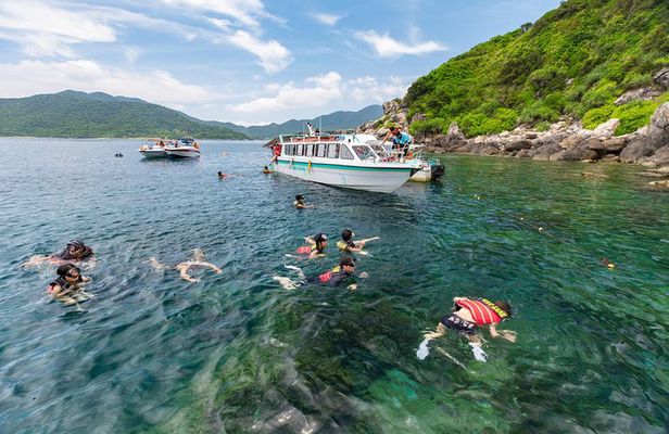 Cham Island Discover & Snorkeling from Hoi An with group tour