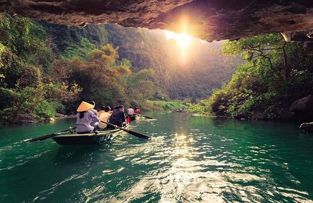 Luxury Trang An - Bai Dinh 1 Day Tour From Hanoi: By Limousine & Small Group