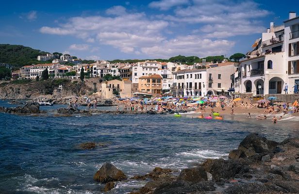 Girona & Costa Brava Small Group Tour From Barcelona with Paella!