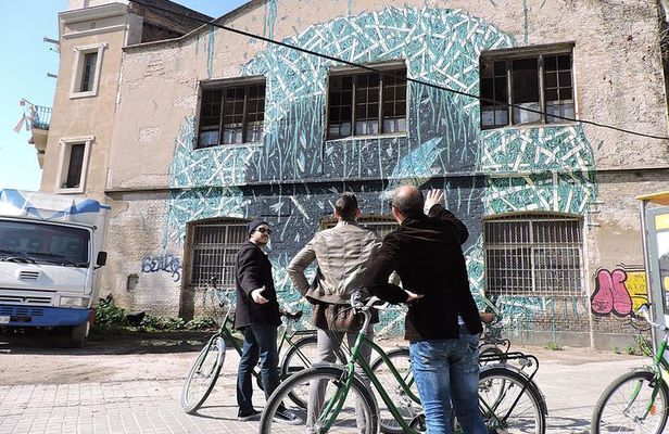 Barcelona Street Art and Graffitti Bicycle Tour