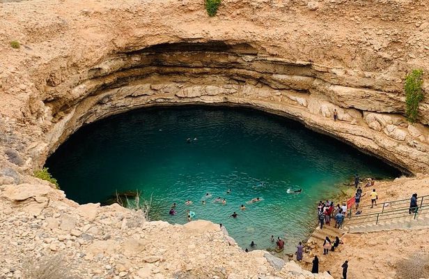 Muscat : 2 day Private tour in Muscat and Wadi Shab