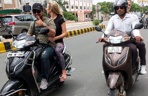 Private Taj Mahal and Agra Local City Tour on Bike