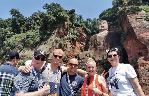 Private Chengdu day Tour of panda base with Leshan giant Buddha