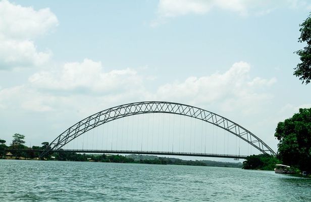 Akosombo Tour
