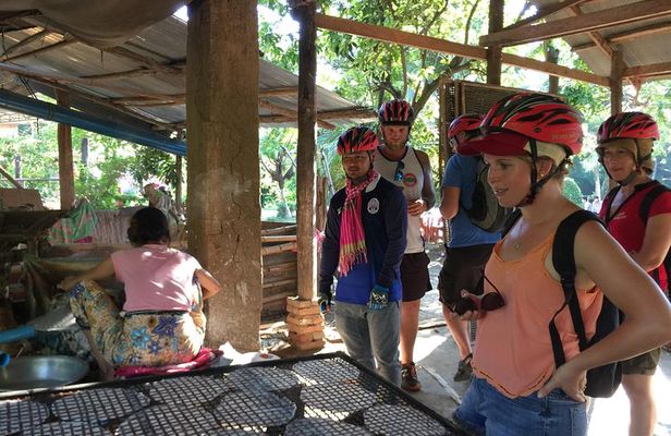 Explore local livelihood & countryside (Half-Day Cycling Tour)