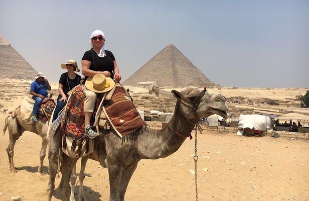 Giza’s Grandeur – Great Pyramids, Memphis & Saqarra