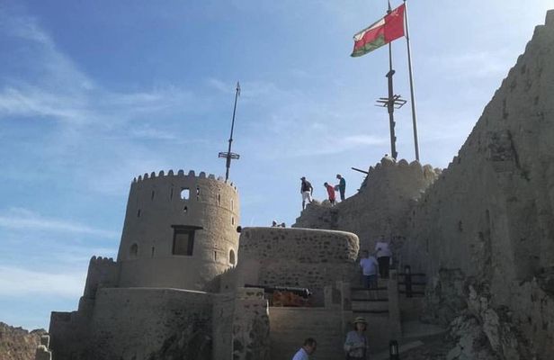 Muscat city tour (price per vehicle)