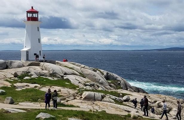 Peggy’s Cove/Mahone Bay & Lunenburg
