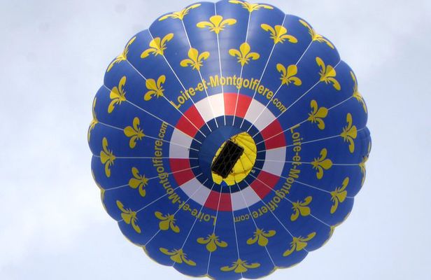 Hot Air Balloon Flight over the castle of Chenonceau / France