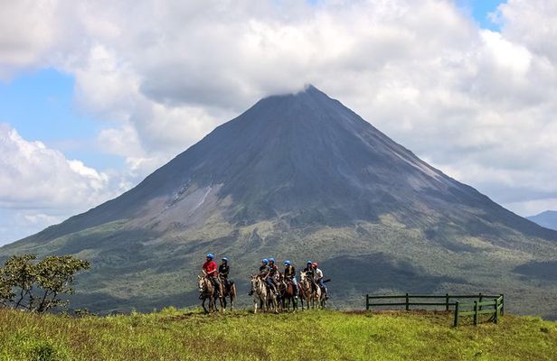 Arenal Horseback Riding