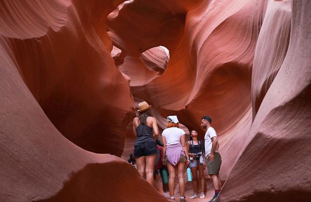 Antelope Canyon Luxury Private Tour from Las Vegas