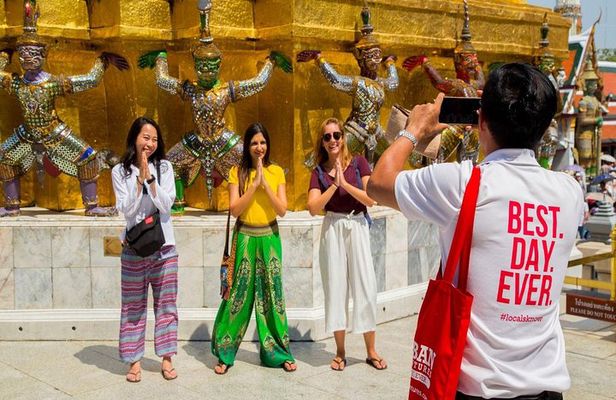 Bangkok’s Treasures: Temples & the Majestic River of Kings