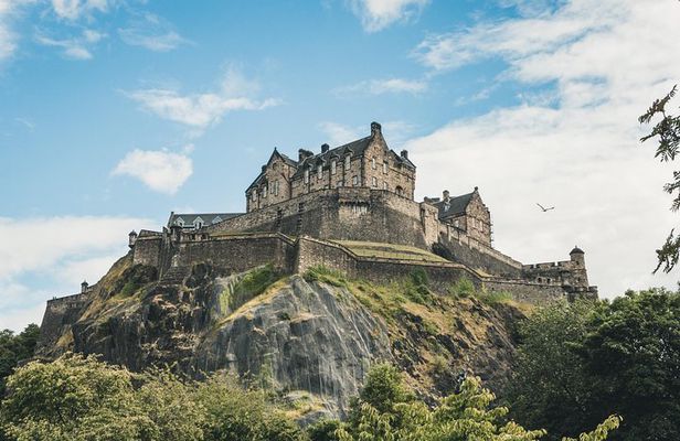 Private Edinburgh Tour for Families with a Local, 100% Personalized