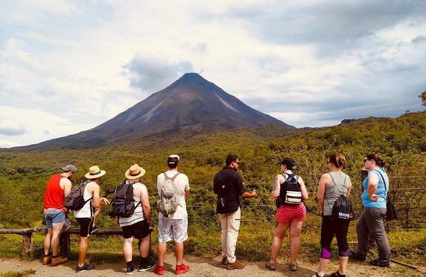 Arenal Volcano Hike from La Fortuna