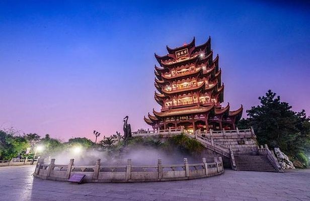 4 hours Walking tour to Wuhan Yellow crane tower and Donghu lake with boat trip