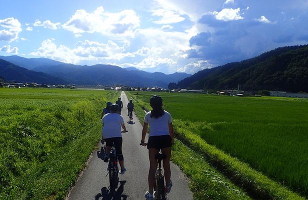 Short Morning Cycling Tour in Hida